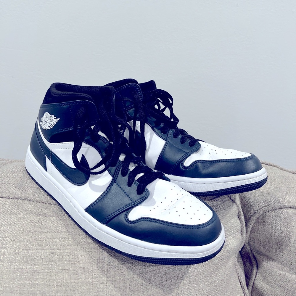 Air Jordan 1 mid Armory Navy men’s size 12